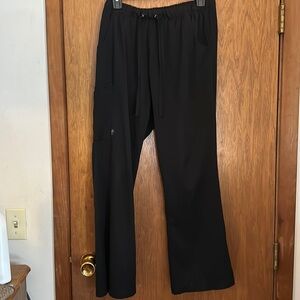 Women’s black Medium Petite scrub pants